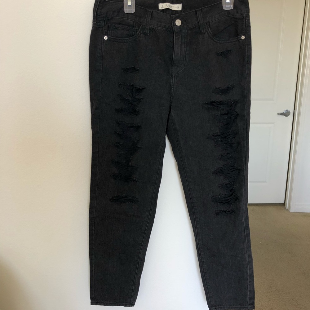 Black denim distressed boyfriend jeans